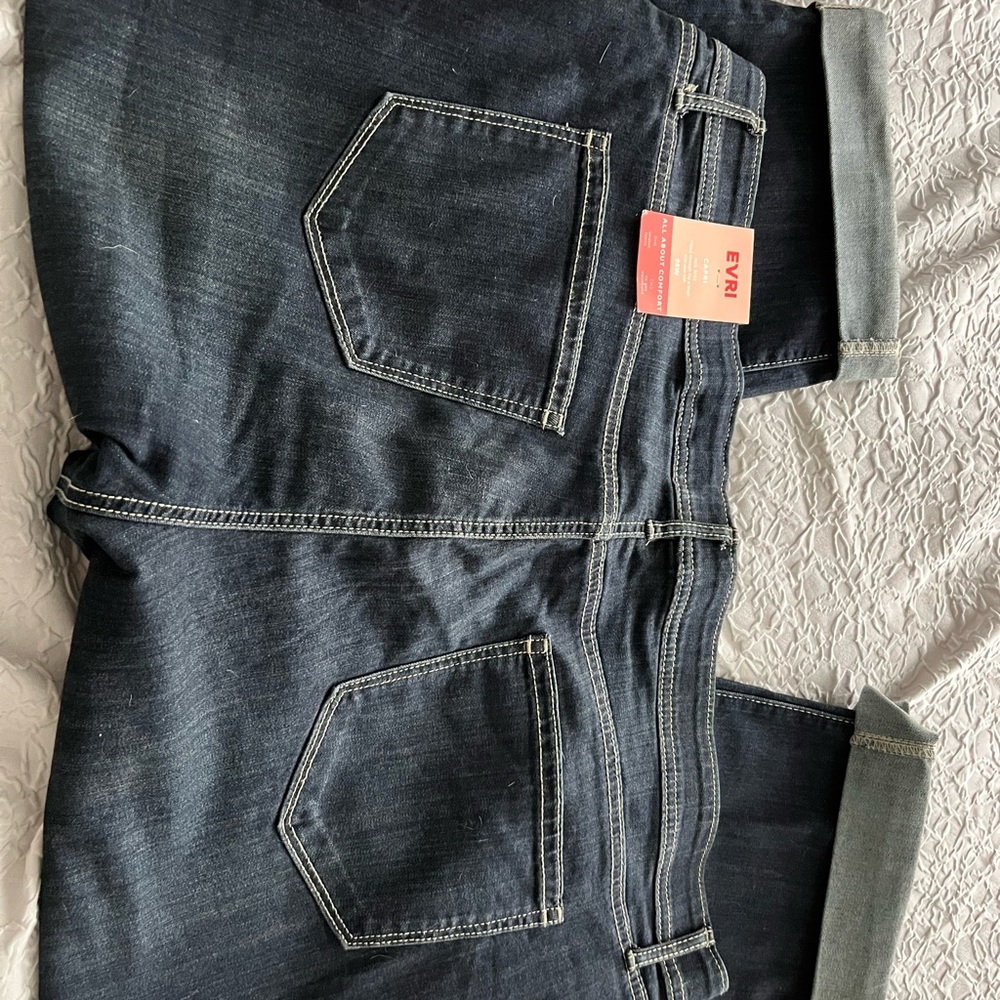 NWT! Evri Capri Jean